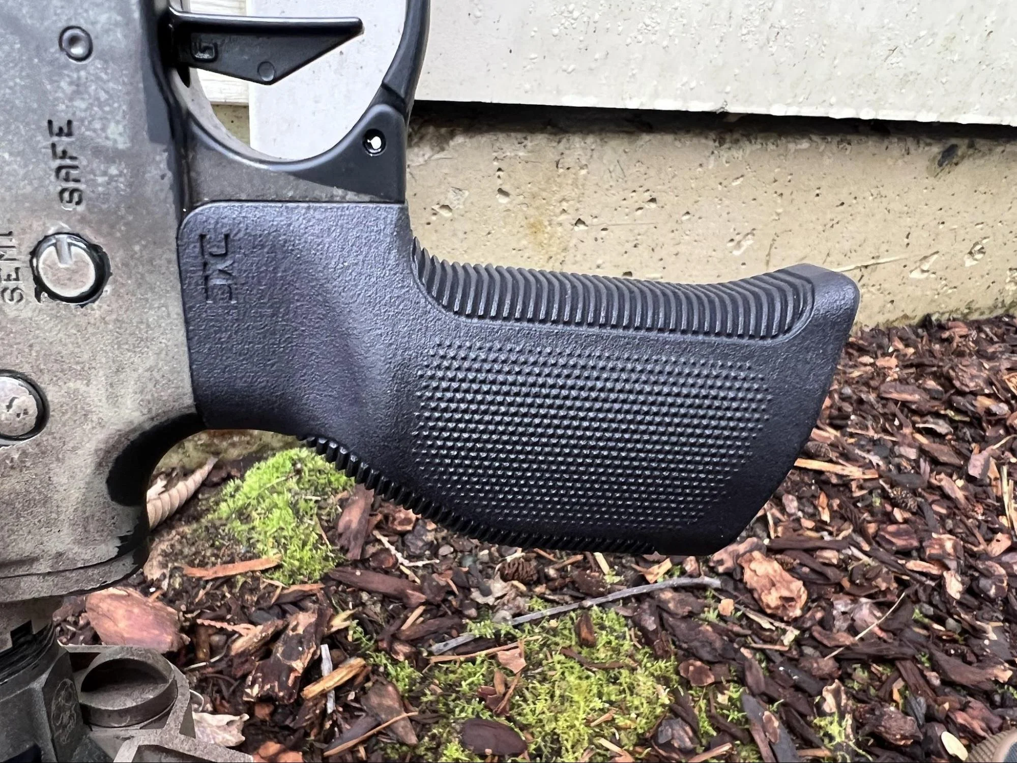 The grips fit in larger hands perfectly