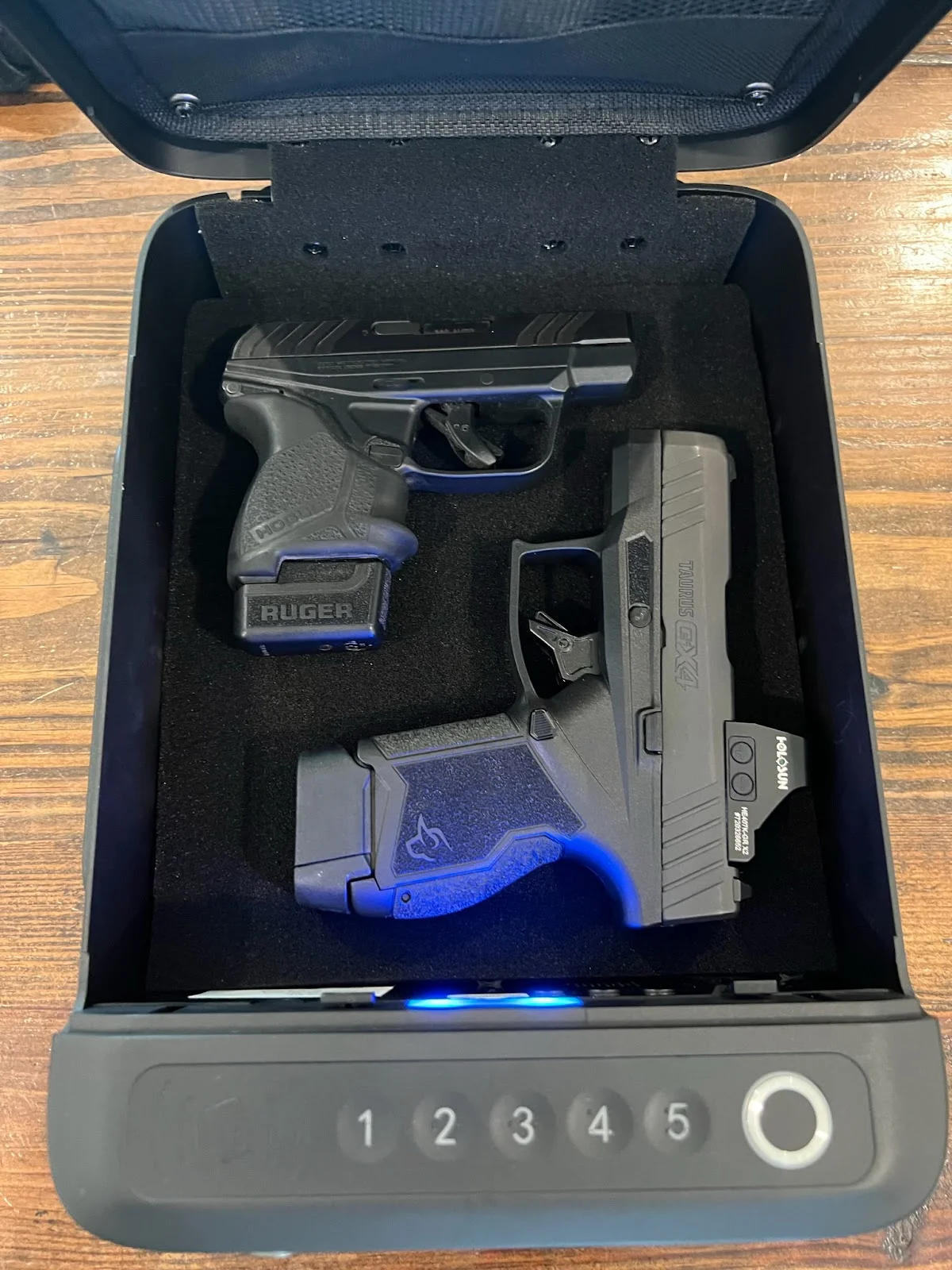 onnais alloy se gun safe review with Taurus gx4 and ruger lcp