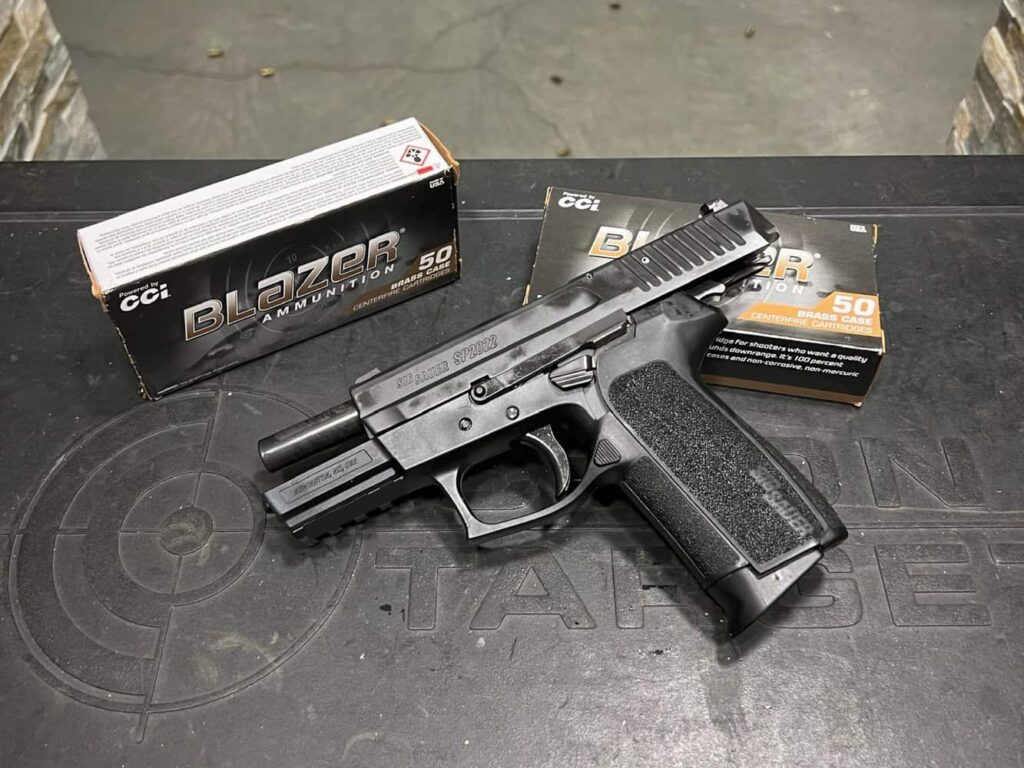 トイガン SIG SAUER SP2022 Tactical Sig Sauer SP2022 Review: Sig's First Polymer Pistol