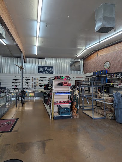 Nine Lives Auction - Store photo