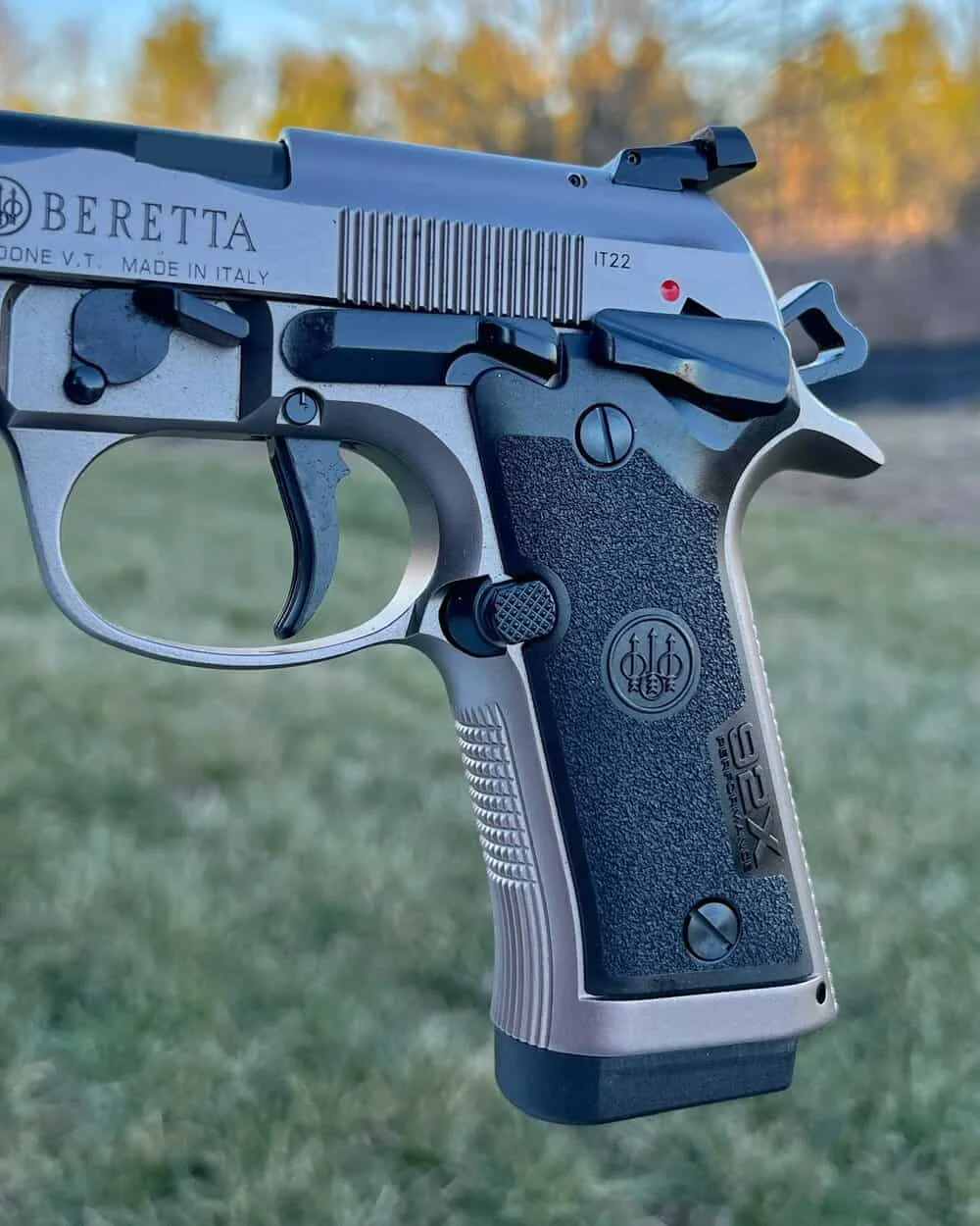 beretta 92x view from side controls