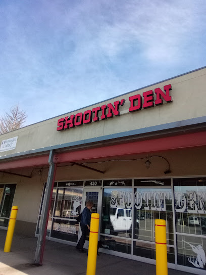 Shootin Den - Store photo