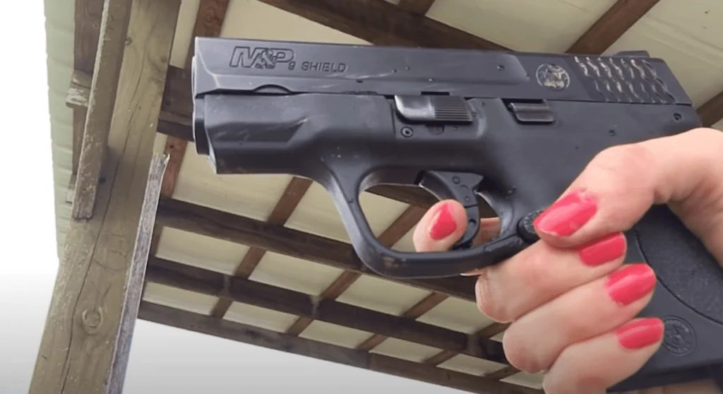 S&W M&P Shield 9mm Hands-on via Gunscom
