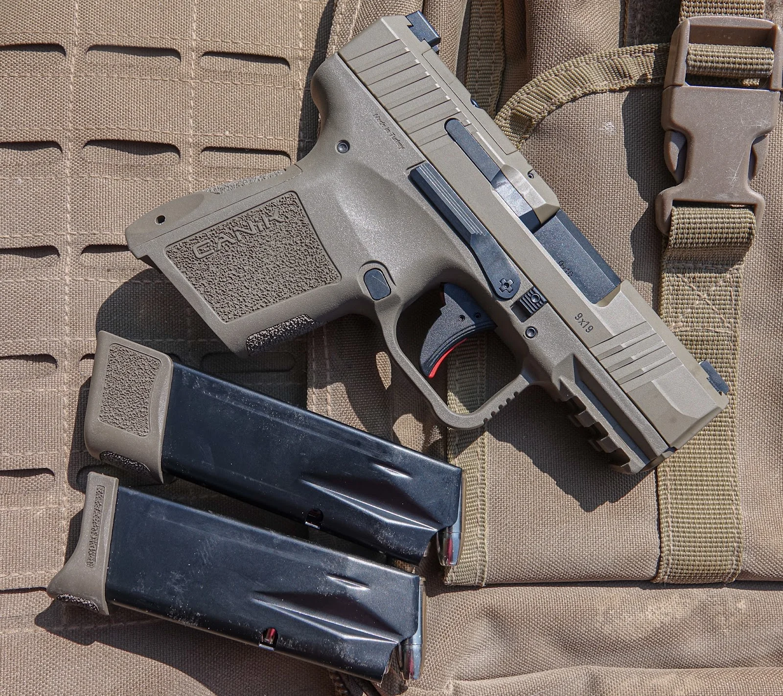 canik mete mc9 review close up with 12 15 round magazines