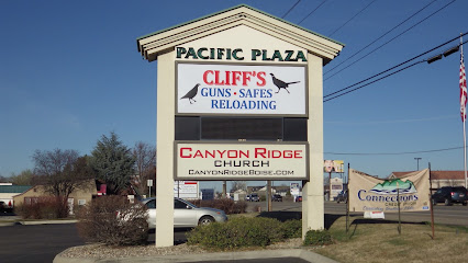 Cliff's Guns Safes Reloading - Store photo