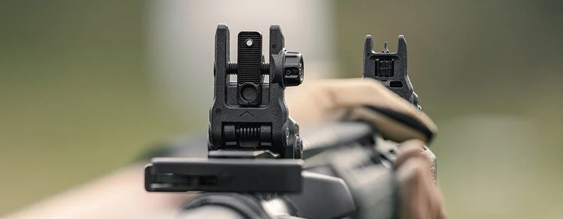 Quick and easy windage adjustments can be made via the knob on the right side of the sight