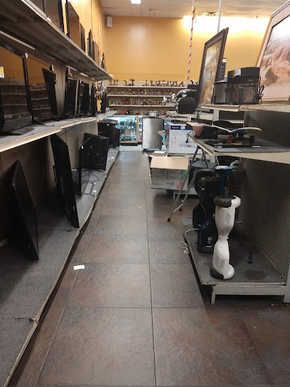 Valu + Pawn - Store photo
