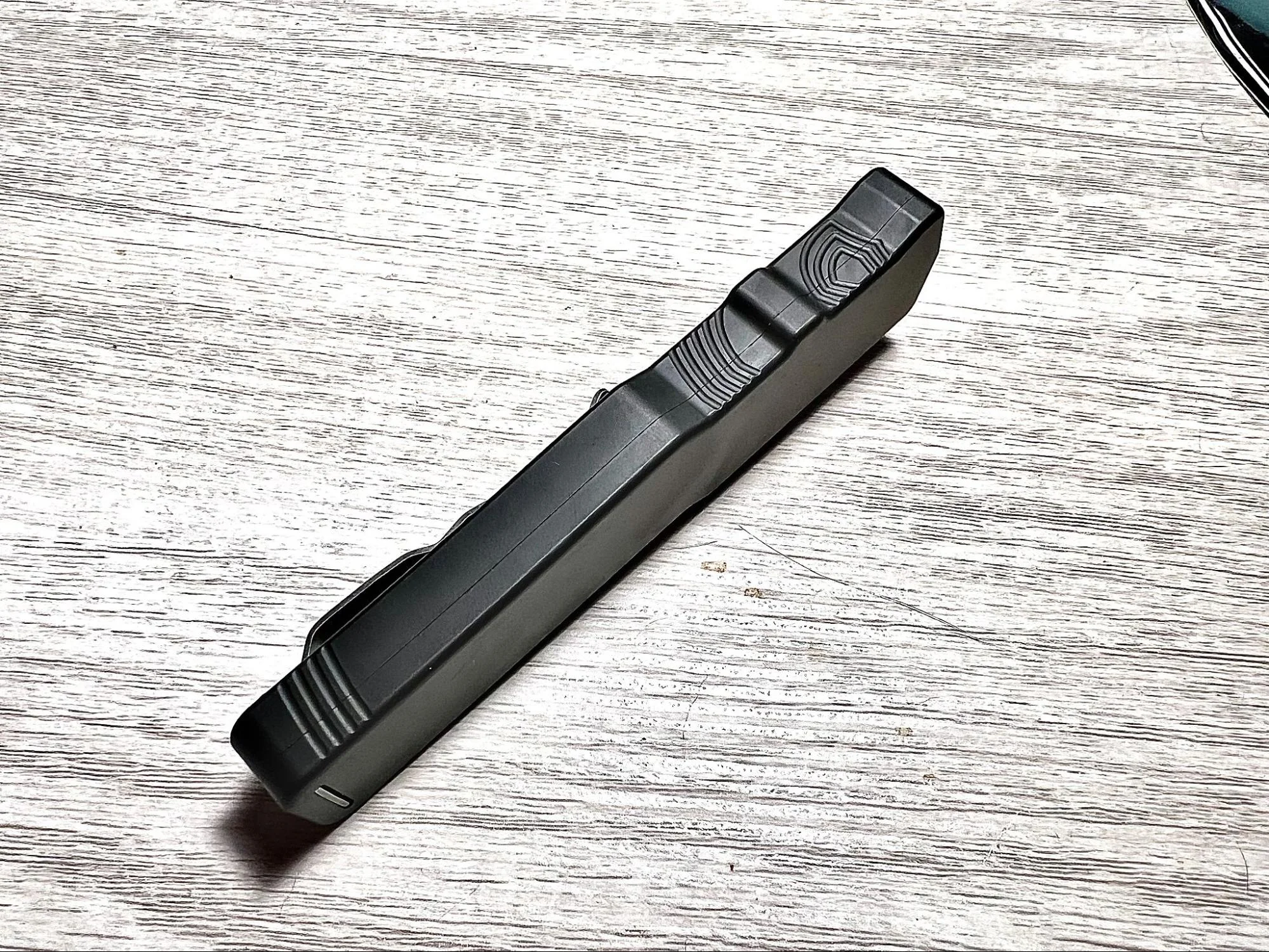 templar excalibur otf knife texture on handle