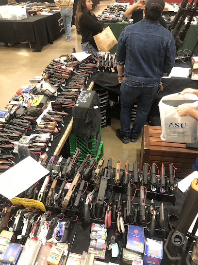 Adam's Shoota University - Store photo