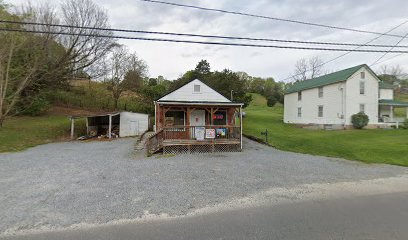 Reynolds Grocery & Sporting Goods - Store photo
