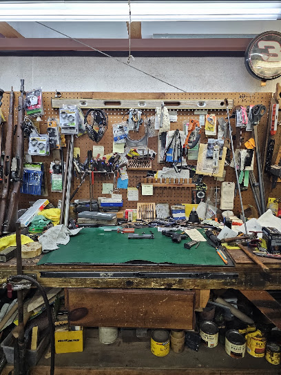 Esaus Gun Shop Inc. - Store photo