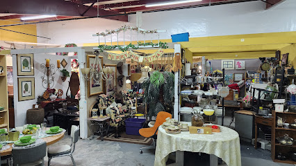 Grahuntley Flea Market & Pawn Shop - Store photo