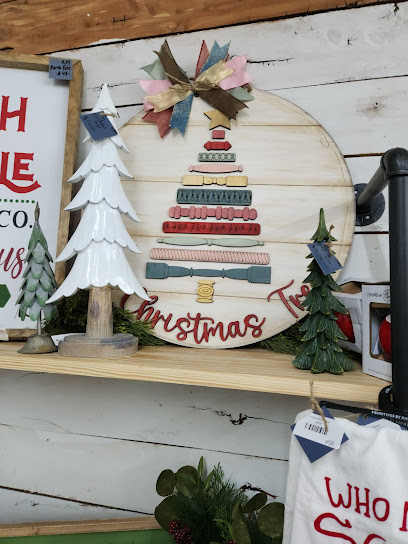 The Birdcage Vintage Market - Store photo