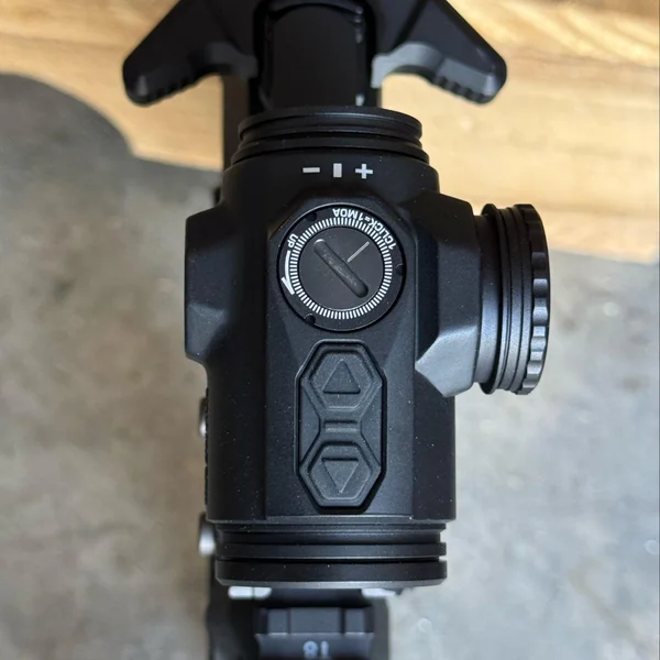 Top view of the Swampfox Raider's rubberized brightness adjustment buttons for intuitive use