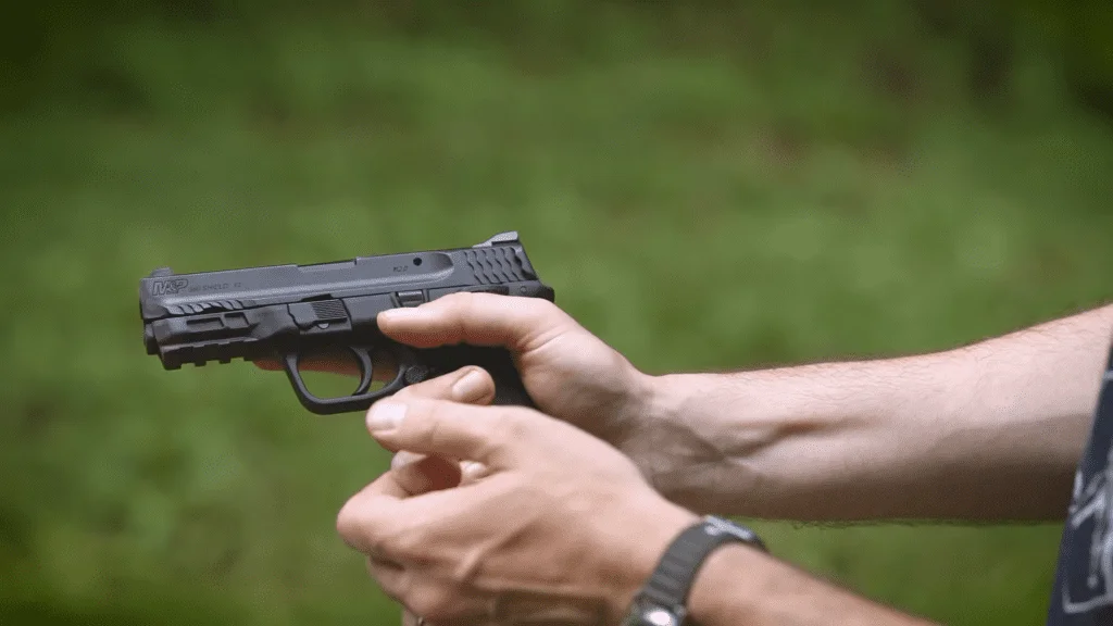 Smith & Wesson M&P 380 Shield EZ (2)